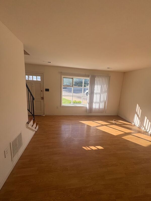 Foto del edificio - 5521 Walther Ave