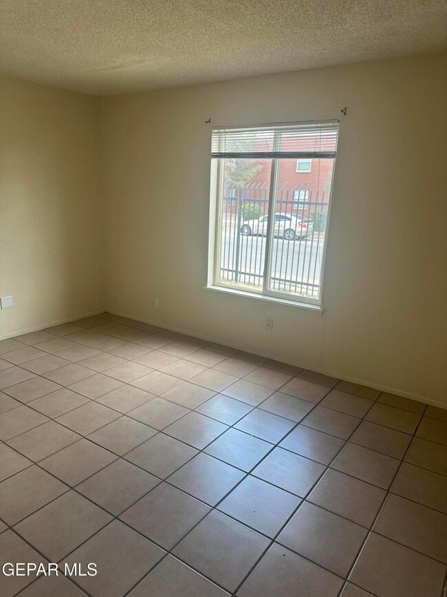 Foto del edificio - 10425 Ashwood Dr