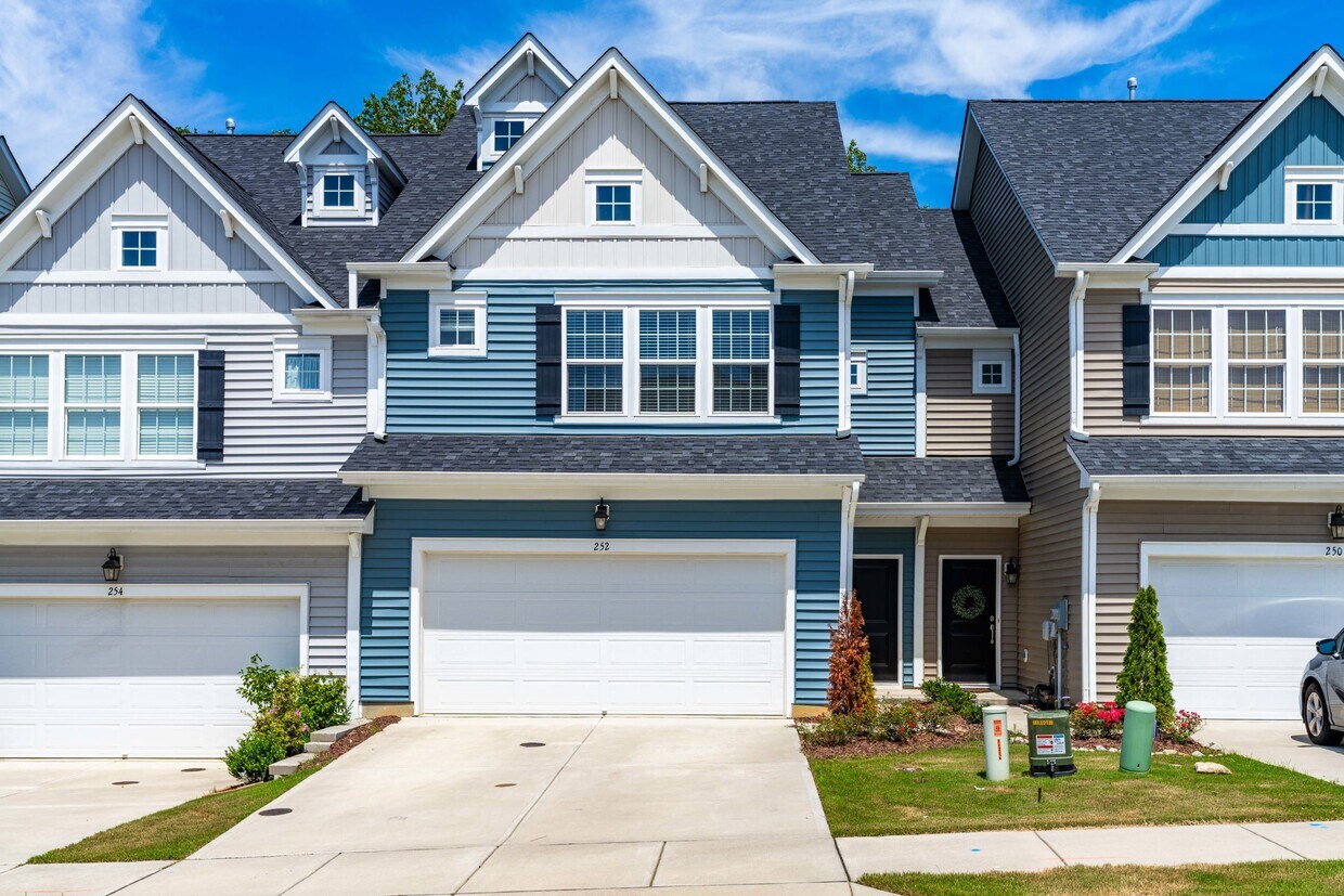 Foto principal - 252 Shingle Oak Rd