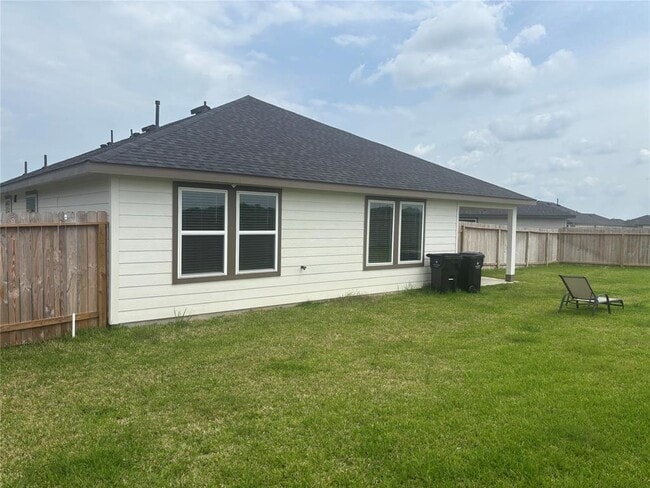 Building Photo - 8758 Shumard Oak Dr