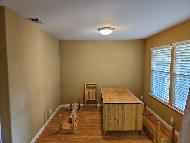 Building Photo - 2304 Halsey Cir