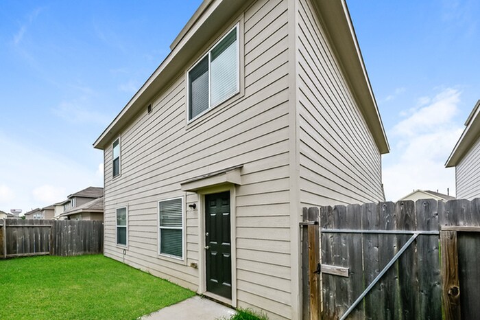 Building Photo - 18623 Rock Flats Ravine Dr