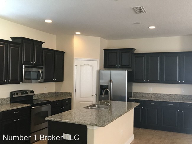 Foto del edificio - 6411 Point Hancock Dr