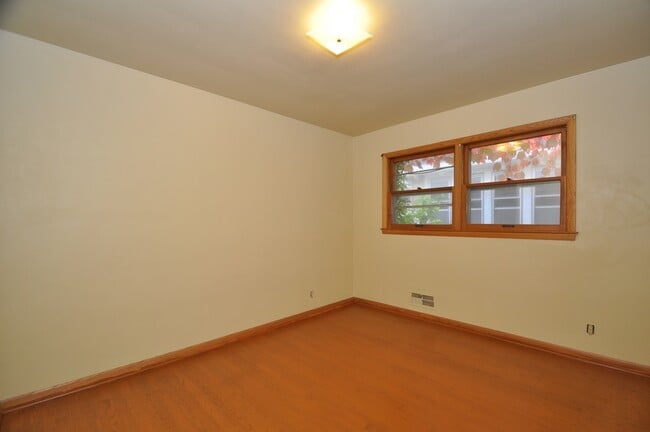 Building Photo - 3036 S Delaware Ave