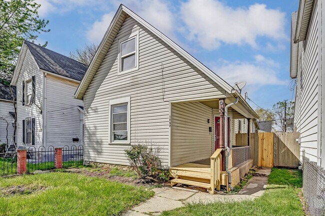 Building Photo - Charming 4 bedroom, 1 bathroom