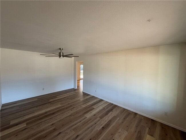 Foto del edificio - 2854 N Loxley Ave