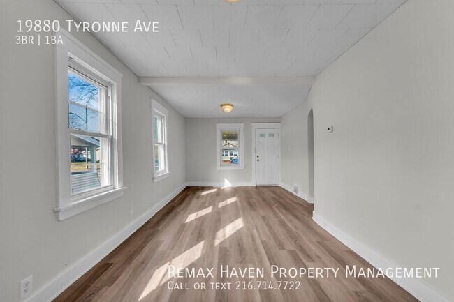Foto del edificio - 19880 Tyronne Ave