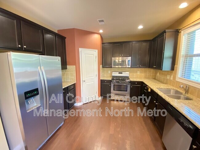Foto del edificio - 5060 Glencliff Dr