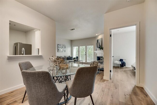 Foto del edificio - 4104 Cole Ave