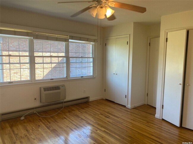 Building Photo - 24 Manhasset Ave