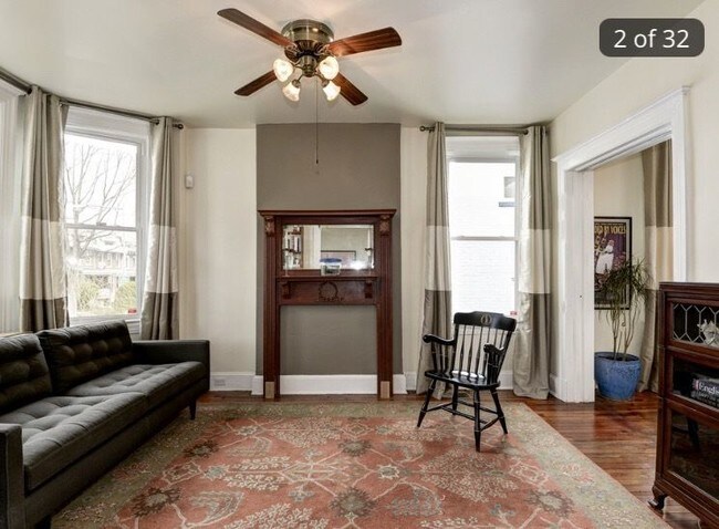 Foto del edificio - 662 Irving St NW