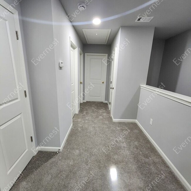 Foto del edificio - 450 Village Creek Dr SE