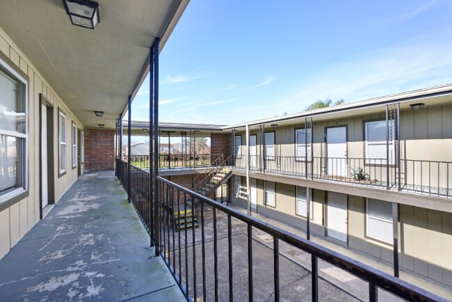 Building Photo - 6801 Tara Ln