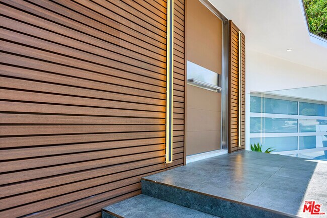 Building Photo - 849 Glenmere Way