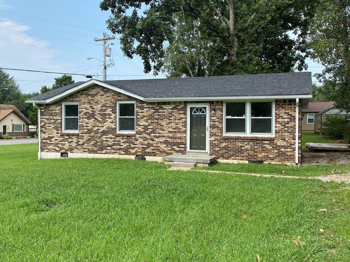 Primary Photo - 3 Bedroom Pet Friendly Home For Rent!
