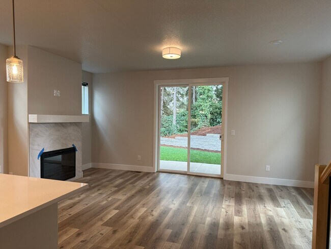 Foto del edificio - Beautiful Three Bedroom New Construction Home For Rent