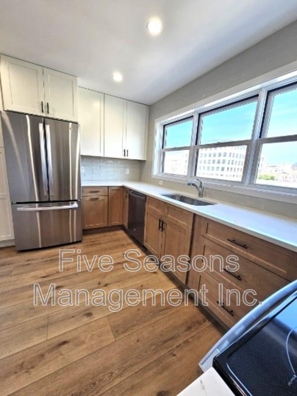 Photo - 199 King St Apartment