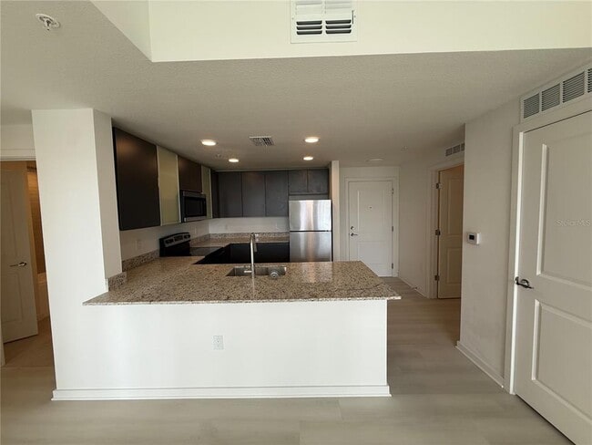 Foto del edificio - 5579 Millenia Park Blvd