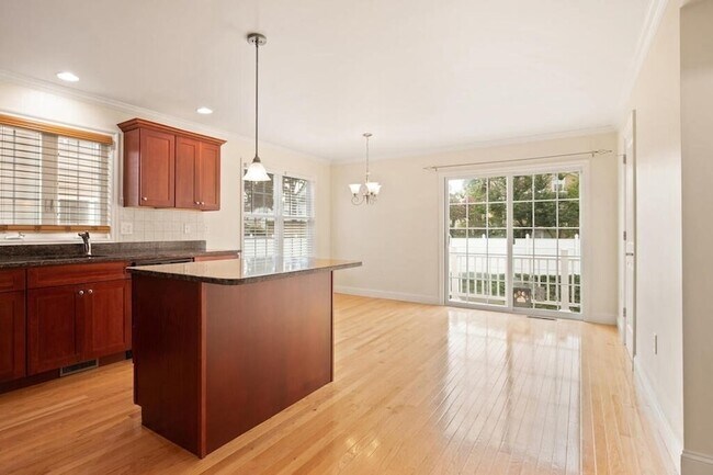 Photo - 22 School St Apartment