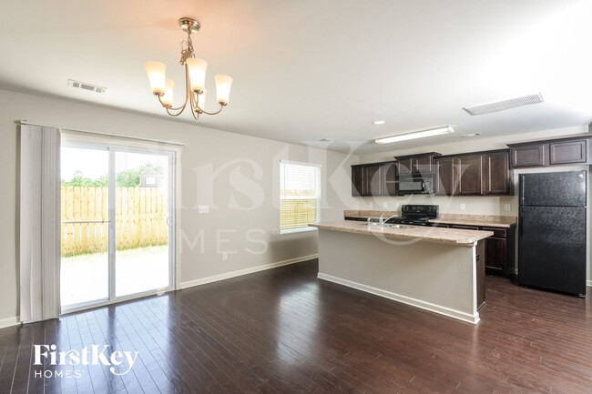 Foto del edificio - 5884 Cheshire Cove Trail