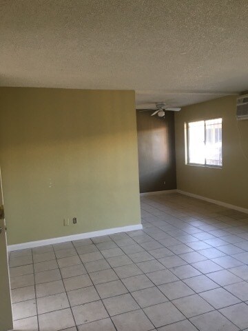 Foto del edificio - 9055 Orion Ave
