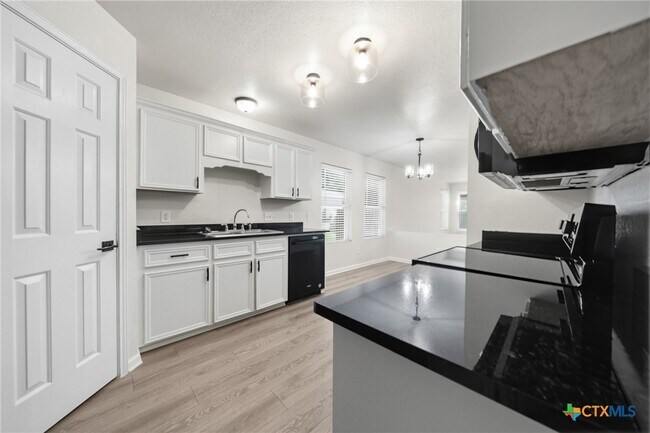 Building Photo - 5304 Oster Dr