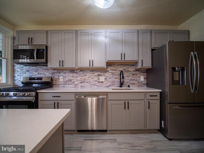 Foto del edificio - 4106 10th St NE