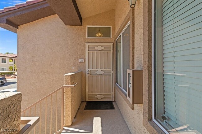 Foto del edificio - 3474 Desert Cliff St