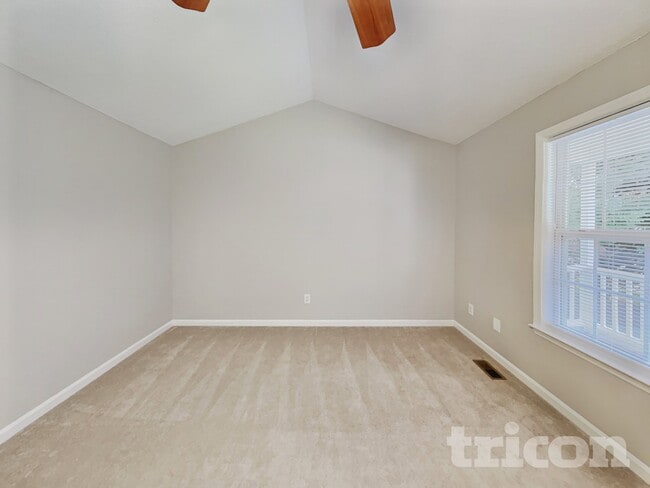 Foto del edificio - 149 Cambridge Elm Dr