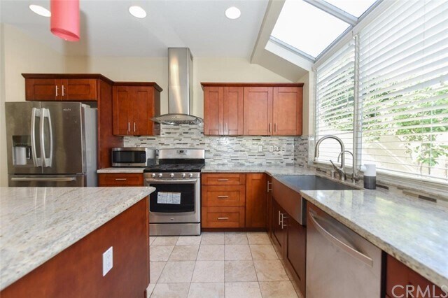 Building Photo - 32 Belcanto