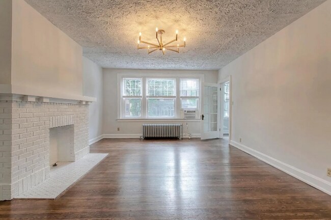 Building Photo - 3303 Ormond Ave