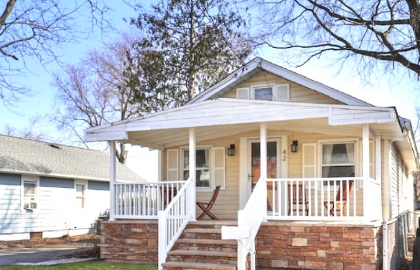 Primary Photo - 42 Pacific Ave