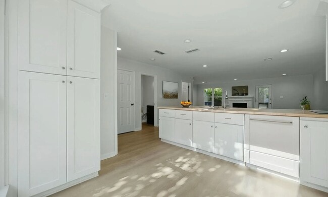 Photo - 2270 Newport Landing (Alpharetta, GA) Townhome