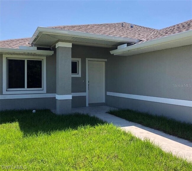 Building Photo - 1426-1428 Cape Coral Pkwy W