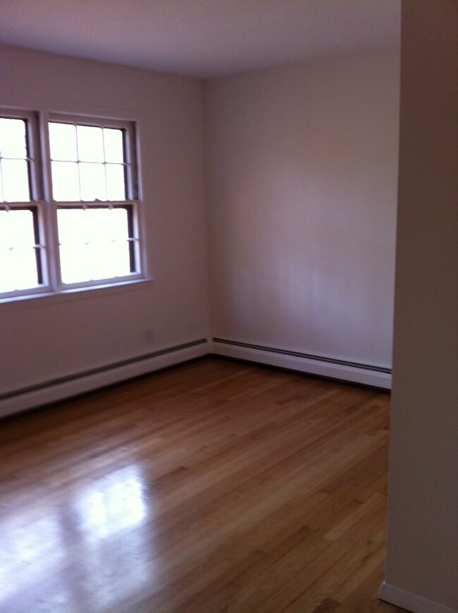 Second bedroom - 28 Church Rd