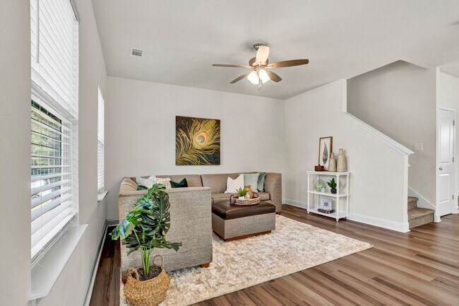 Foto del edificio - Walking distance to downtown Easley!