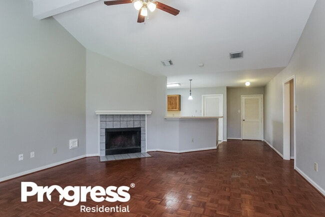 Foto del edificio - 19323 Bristlestar Dr