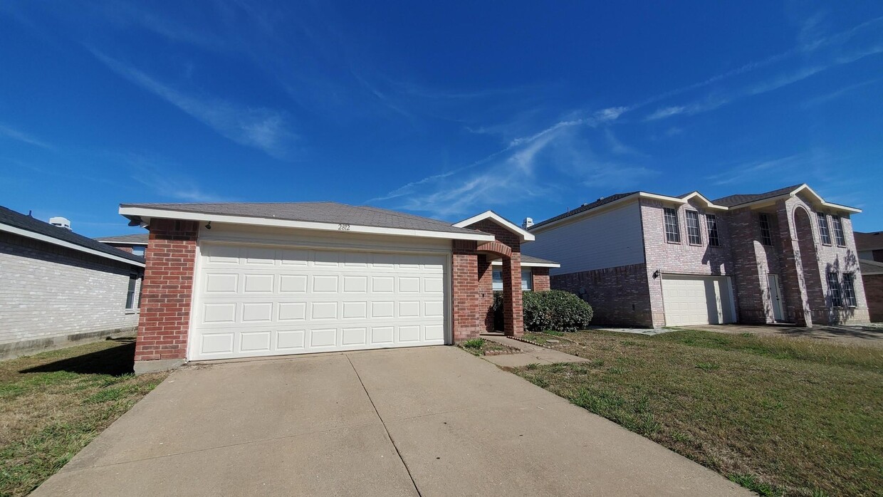 Primary Photo - Move in ready Mesquite Home