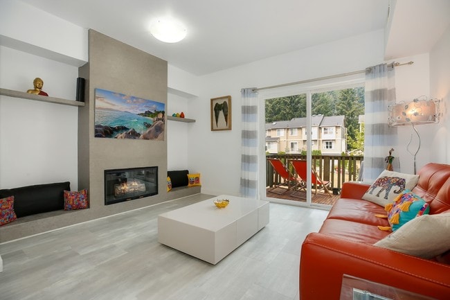 Living space 2 - 18270 NE 97th Way