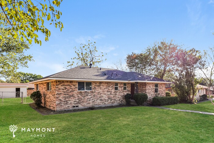 Foto del edificio - 944 W Pleasant Run Rd