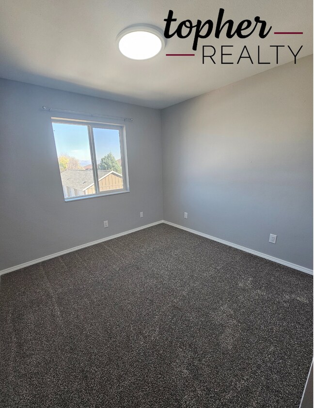 Foto del edificio - 2529 Ferndale Ln
