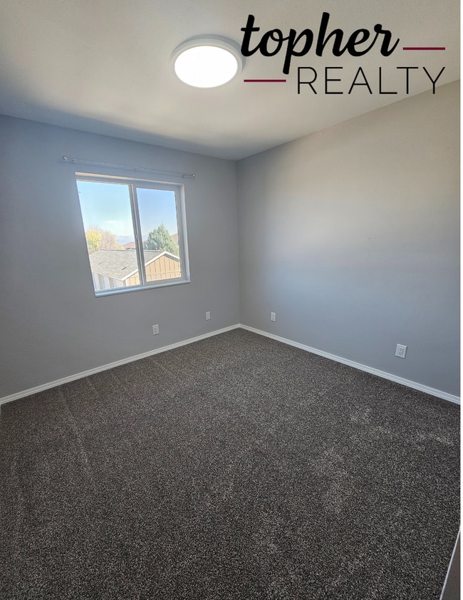 Building Photo - 2529 Ferndale Ln