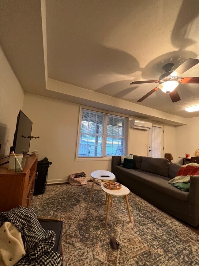 Foto del edificio - 1395 Taylor Grove Ln