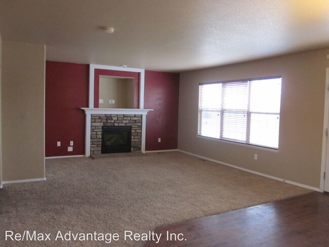 Building Photo - 3740 Red Baron Dr