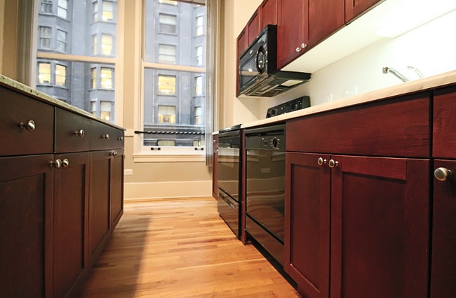 Photo - 339 S Dearborn St Apartment