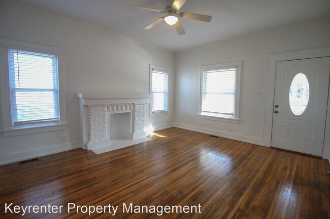 Building Photo - 2 br, 1 bath House - 2251 E 10th St