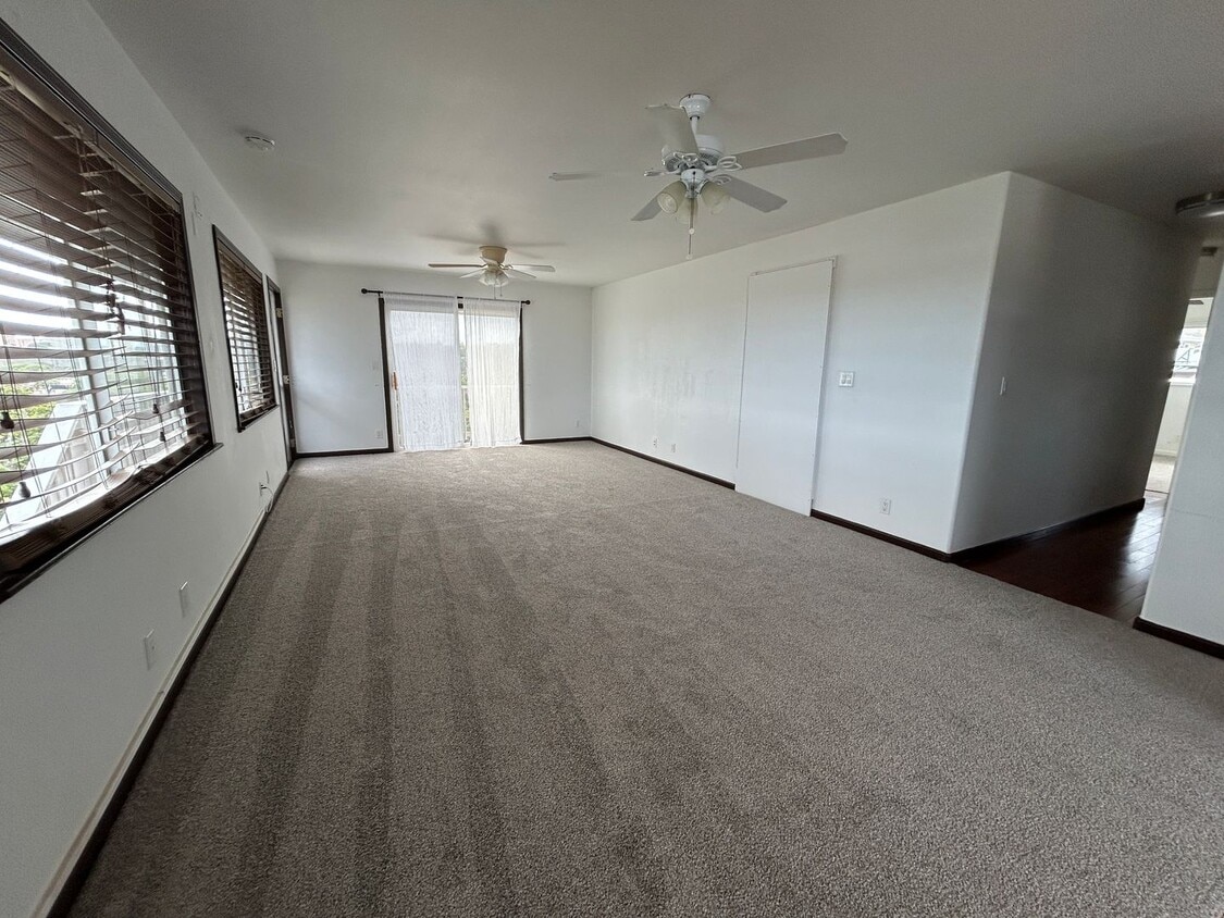 Primary Photo - Spacious 3 Bedroom/2 Bathroom in Moanalua ...