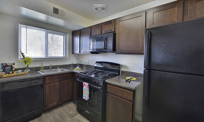 36++ Lynbrook at mark center apartment homes