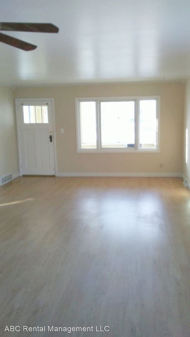 Building Photo - 3 br, 1 bath House - 310 N Stevens St