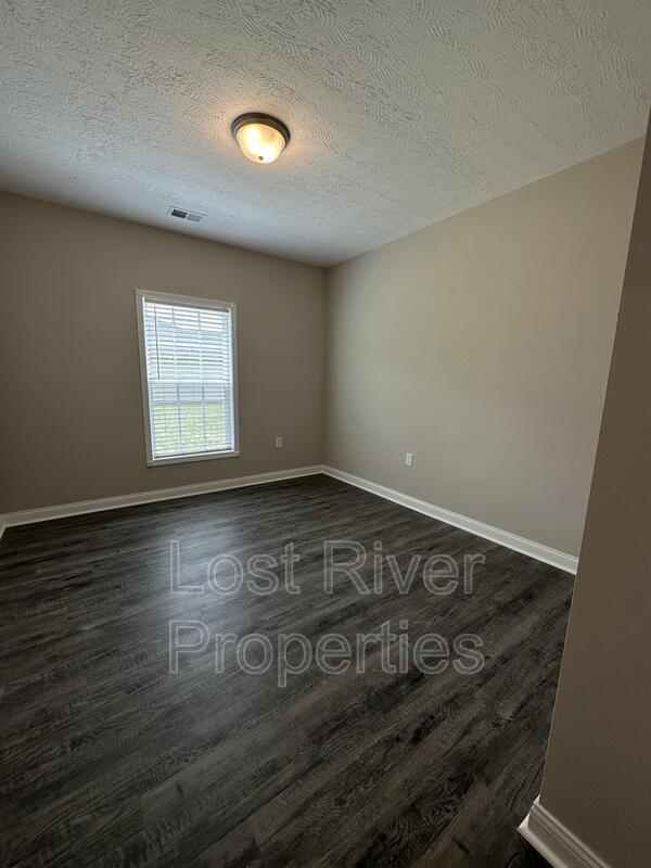 Building Photo - 4496 Wilford Ln